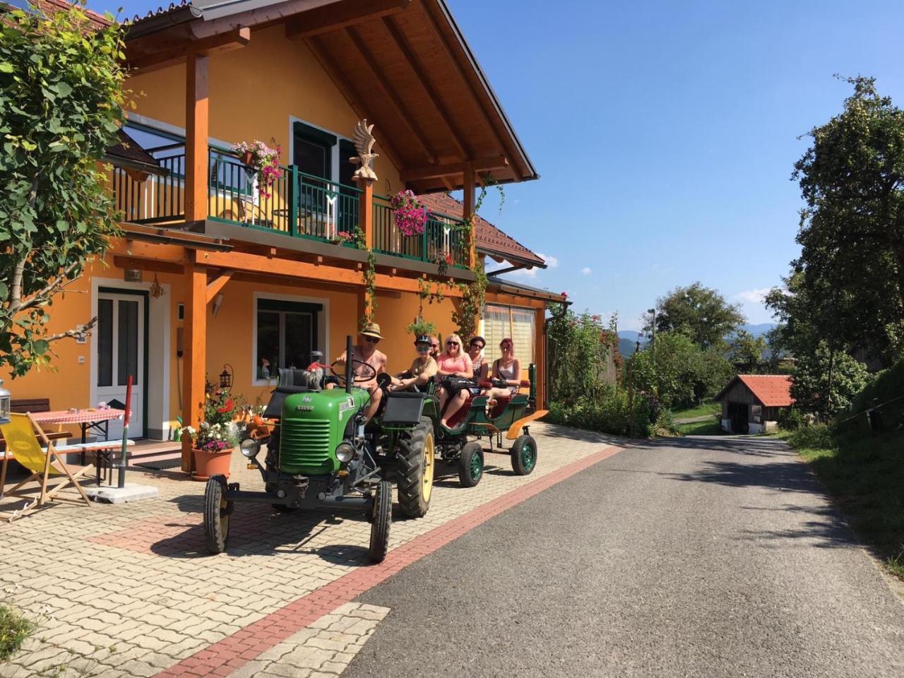 Gaestehaus Schmid Sankt Johann im Saggautal Exterior foto